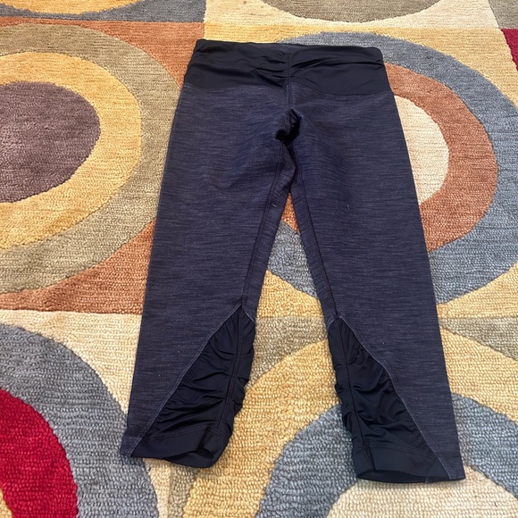 Lululemon Dark Grey Black Denim Space Dye Athletic Crop Capri Leggings Size 6 - Picture 1 of 6